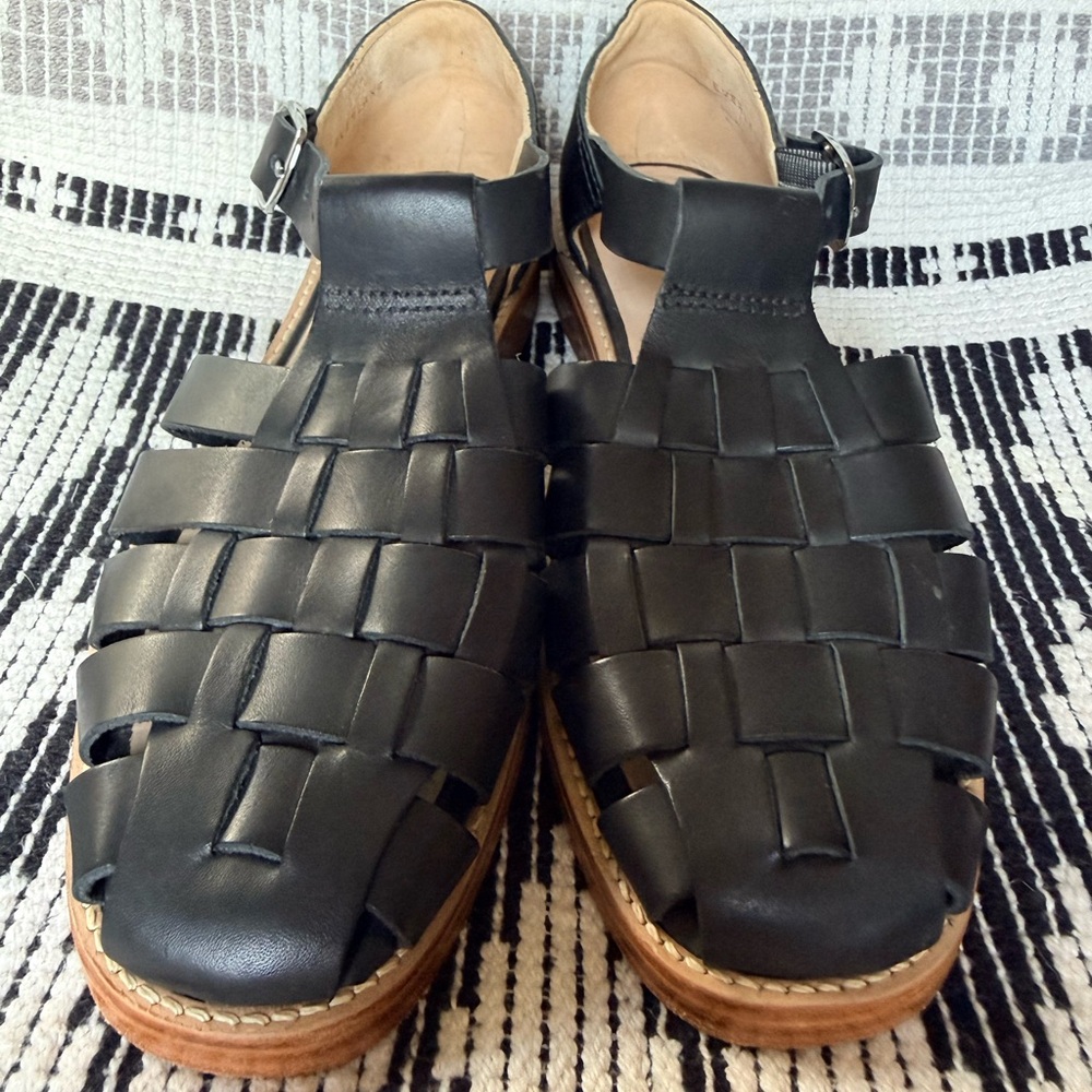 Everlane Women's Black Fisherman Sandals - Picture 8 of 9